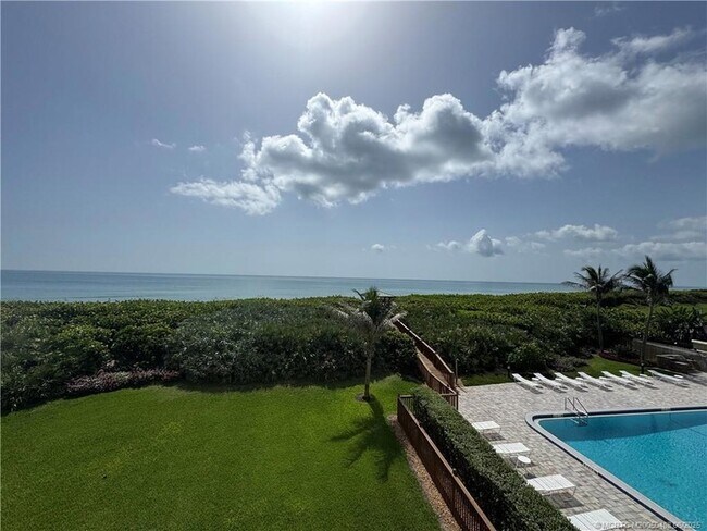 10000 S Ocean Dr, Unit 304 in Jensen Beach, FL - Building Photo - Building Photo