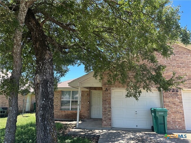 property at 1722 Aztec Trce