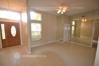 3613 71st Terrace E in Sarasota, FL - Foto de edificio - Building Photo