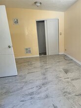 290 NE 154th St in Miami, FL - Building Photo - Building Photo