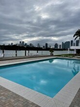 1140 Venetian Way in Miami Beach, FL - Building Photo - Building Photo