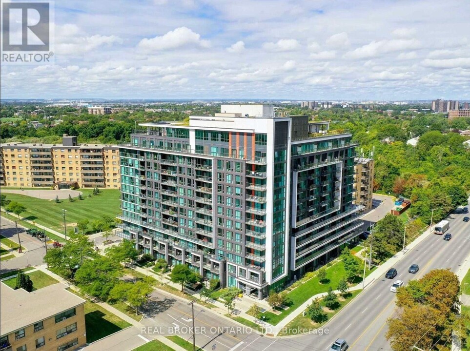 80-780 Esther Lorrie Dr in Toronto, ON - Building Photo