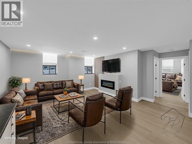 property at 3177 Riverside Dr E