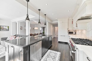 8415 Fredericksburg Rd in San Antonio, TX - Building Photo