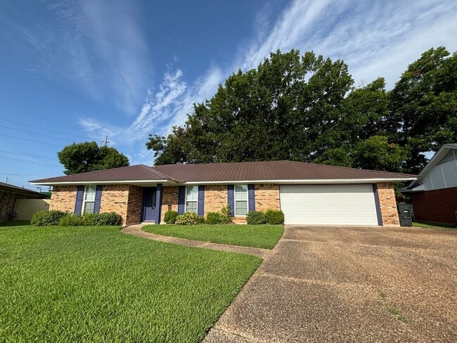 property at 425 Plaza Cir