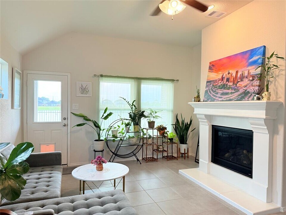 15334 Caravel Bay Ct in Houston, TX - Building Photo