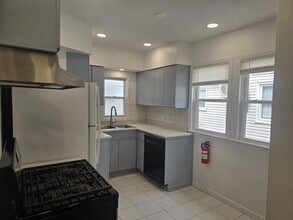 198 Teaneck Rd, Unit 1st Floor in Ridgefield Park, NJ - Foto de edificio - Building Photo