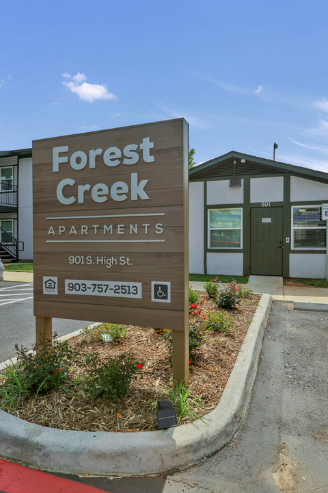 Forest Creek Apartments in Longview, TX - Building Photo