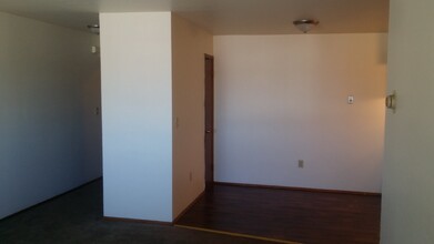 6129 S. 13th in Milwaukee, WI - Building Photo - Interior Photo