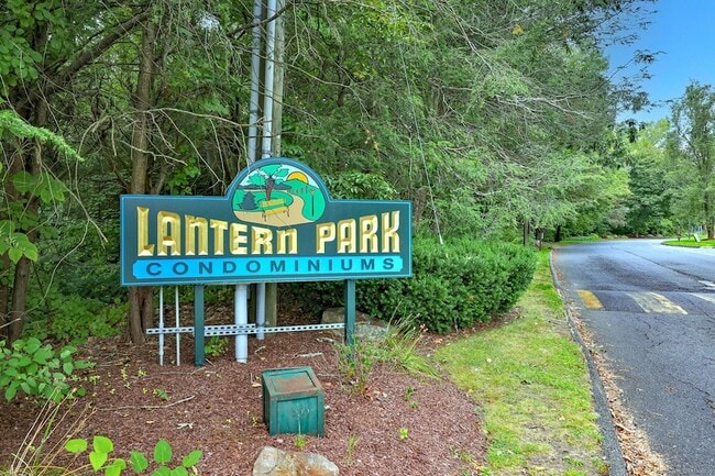 55 Lantern Park Dr in Naugatuck, CT - Building Photo - Building Photo