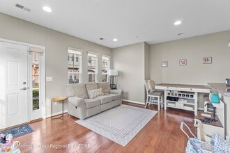 1 Kyle Dr in Tinton Falls, NJ - Building Photo - Building Photo