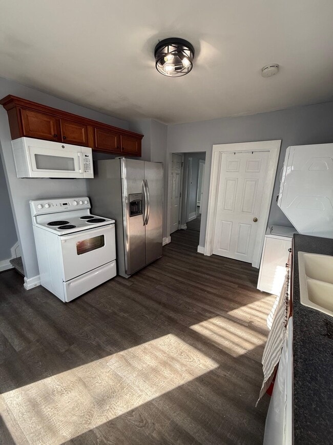 3 Broadway in Pembroke, NH - Building Photo - Building Photo