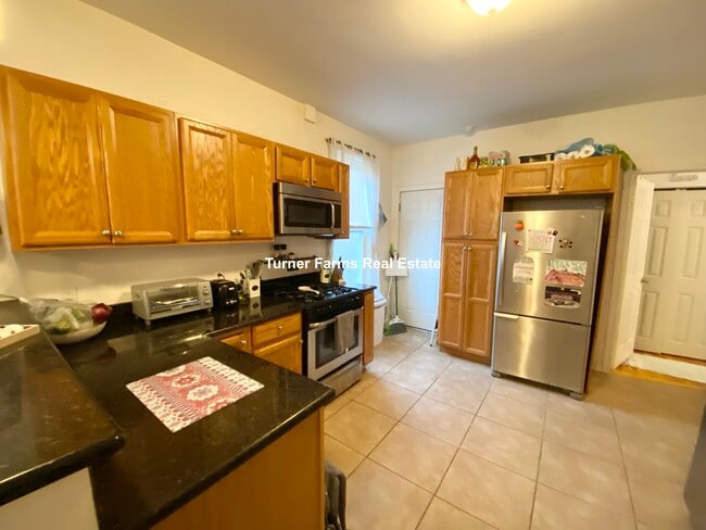 52 Delle Ave, Unit 2