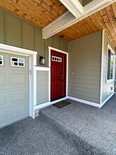 26519 NE Valley St in Duvall, WA - Building Photo - Building Photo