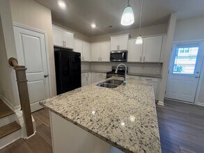 448 Glen Clova Dr in Raleigh, NC - Building Photo - Building Photo