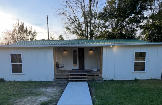 property at 1885 Staples Rd