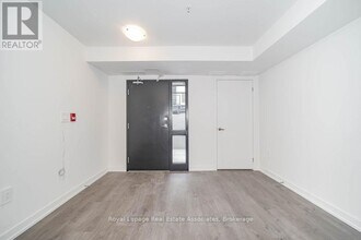 1650 Victoria Park Ave in Toronto, ON - Building Photo - Building Photo