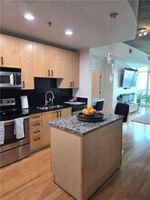 250 Pharr Rd NE in Atlanta, GA - Building Photo - Building Photo