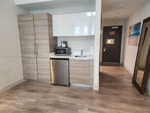 777 N Ocean Dr in Hollywood, FL - Building Photo - Building Photo