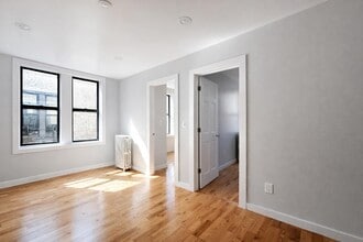 24 Thayer St, Unit 5F in New York, NY - Building Photo - Building Photo