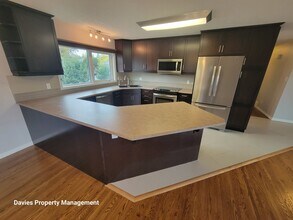 7619 Rowland Rd NW in Edmonton, AB - Building Photo - Building Photo