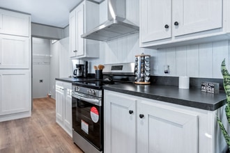 10118 Falvey Lk Ln in Conroe, TX - Foto de edificio - Building Photo