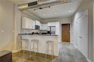 1 NE 2nd St, Unit 304 in Oklahoma City, OK - Foto de edificio - Building Photo