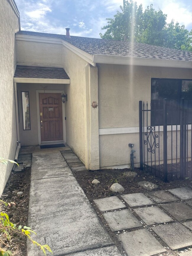 property at 559 Willow Ct
