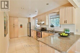 47 Marowyne Dr in Toronto, ON - Building Photo - Building Photo