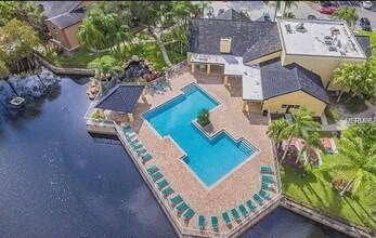4518 Commander Dr in Orlando, FL - Building Photo - Building Photo