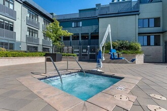 Agora at South Main in Walnut Creek, CA - Foto de edificio - Building Photo