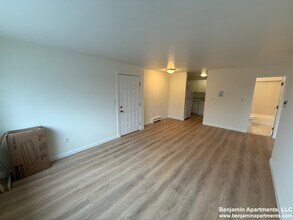 18 Embassy Rd, Unit 37 in Boston, MA - Building Photo - Building Photo