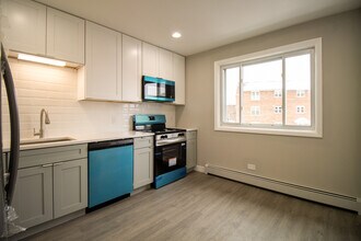 10457 Dearlove Rd in Glenview, IL - Building Photo - Building Photo