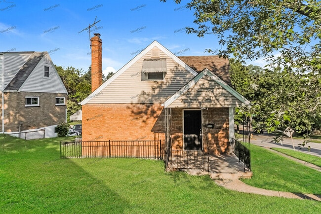 property at 5009 Limberlost Ln