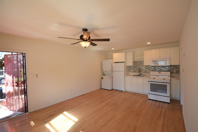 1918 Carmelina Dr. in San Diego, CA - Building Photo - Building Photo