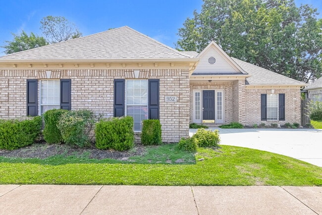 property at 952 Bending Pine Ln