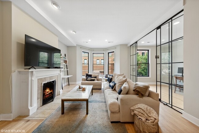 15 E Division St in Chicago, IL - Building Photo - Building Photo