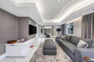 10190 Collins Ave in Bal Harbour, FL - Building Photo - Building Photo