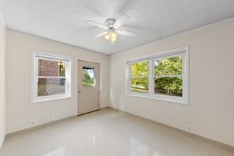 521 Hawkins Rd in Clarksville, TN - Building Photo - Building Photo