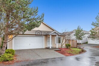 15715 26th Pl W in Lynnwood, WA - Building Photo - Building Photo