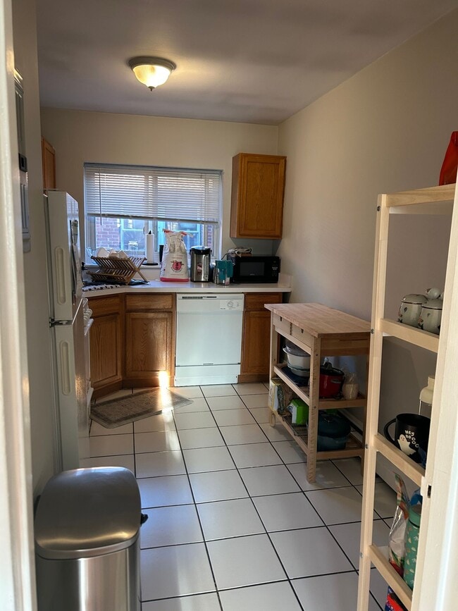 336 Harvard St, Unit i