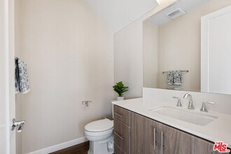 4438 Paxton Pl in Calabasas, CA - Building Photo - Building Photo