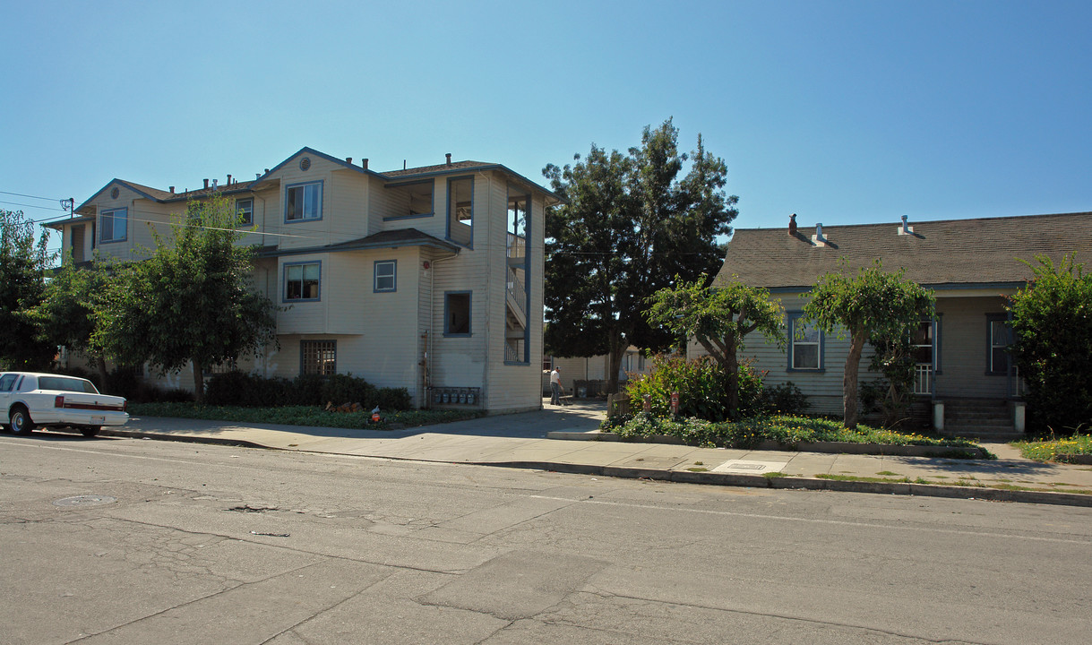 141 Rodriguez St in Watsonville, CA - Foto de edificio