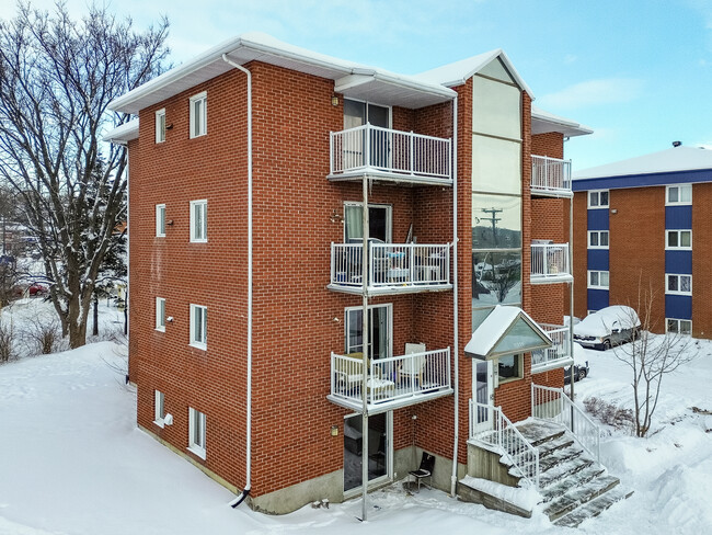 1005 De Chauvigny St in Québec, QC - Building Photo - Building Photo