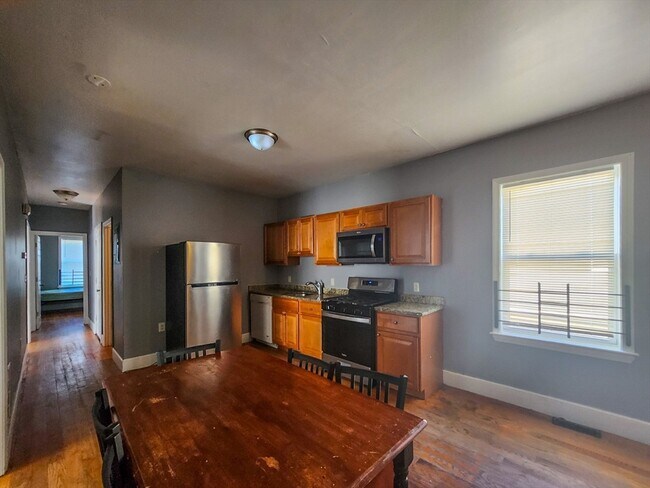 12 Fox St in Boston, MA - Building Photo - Building Photo