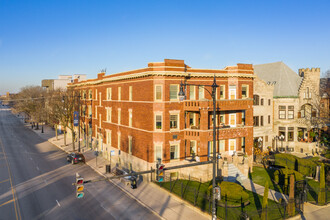 2400-2402 N Kedzie Blvd in Chicago, IL - Building Photo - Building Photo