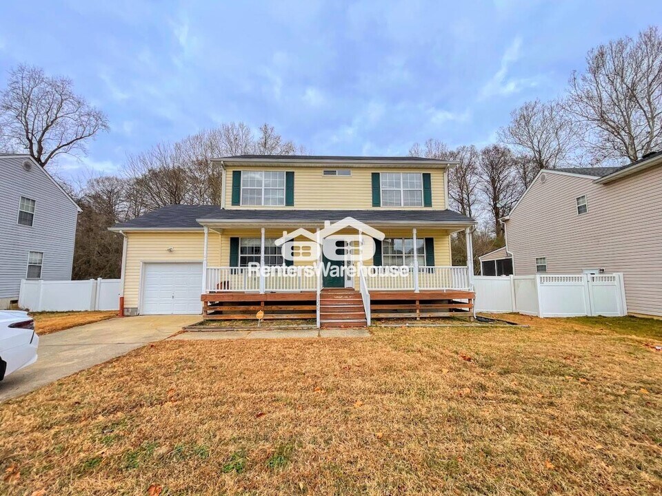 1220 Woods Edge Cir in Suffolk, VA - Building Photo