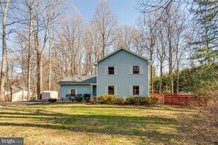 12225 Tall Pines Ct in Fairfax, VA - Building Photo