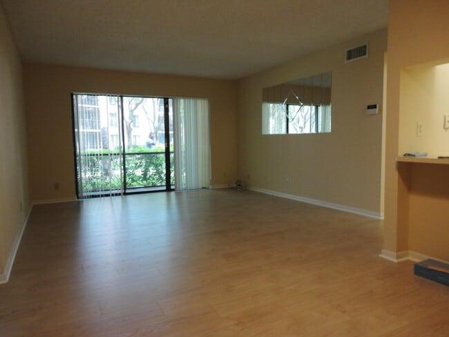 208 Foxtail Dr in Greenacres, FL - Foto de edificio - Building Photo