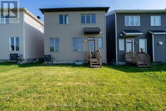 604 Perseus Ave in Ottawa, ON - Building Photo - Building Photo